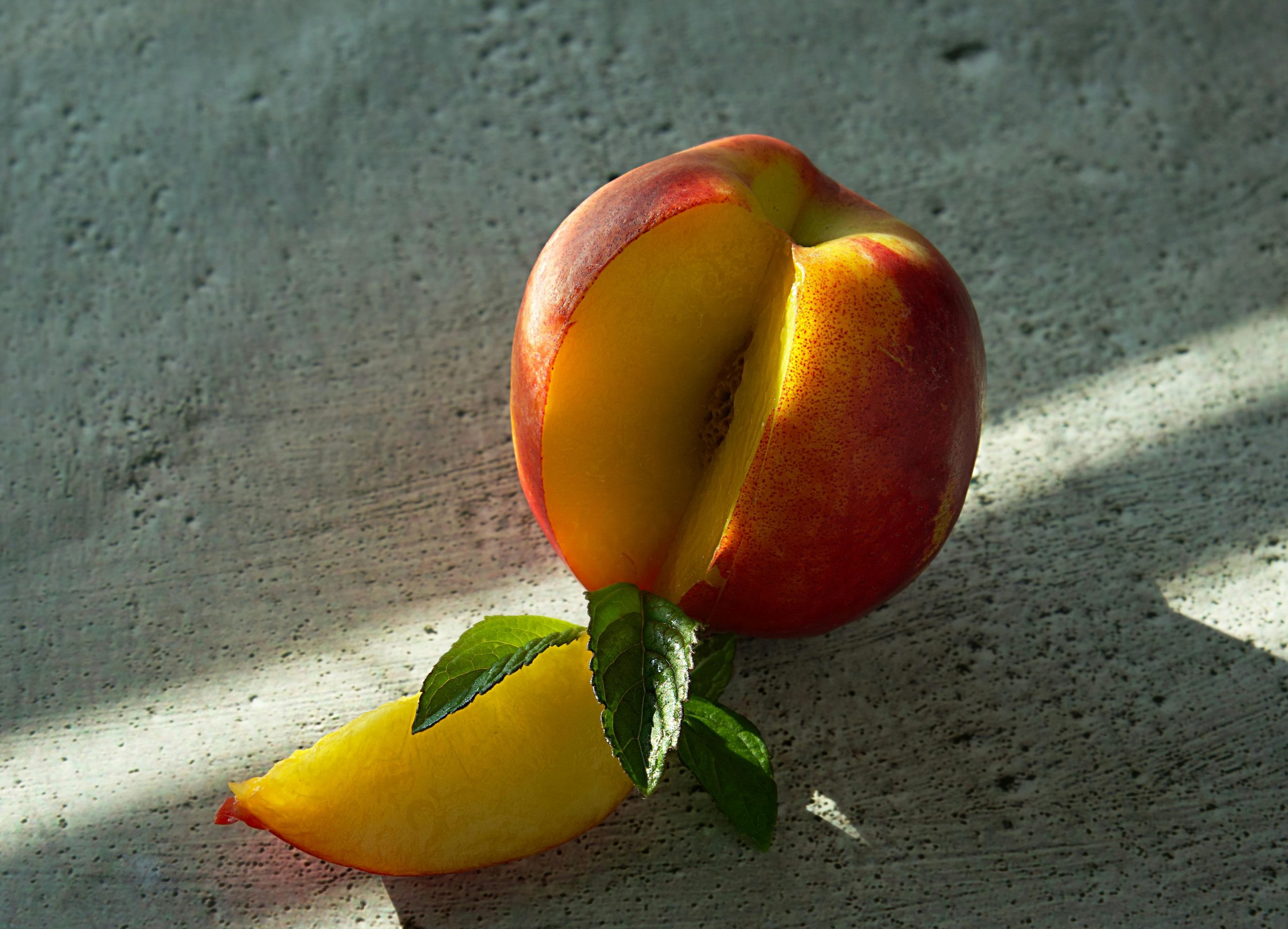 Read more about the article Nectarine Lemon Bars